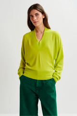 Essentiel Antwerp <br> MAGLIONE CON SCOLLO A V